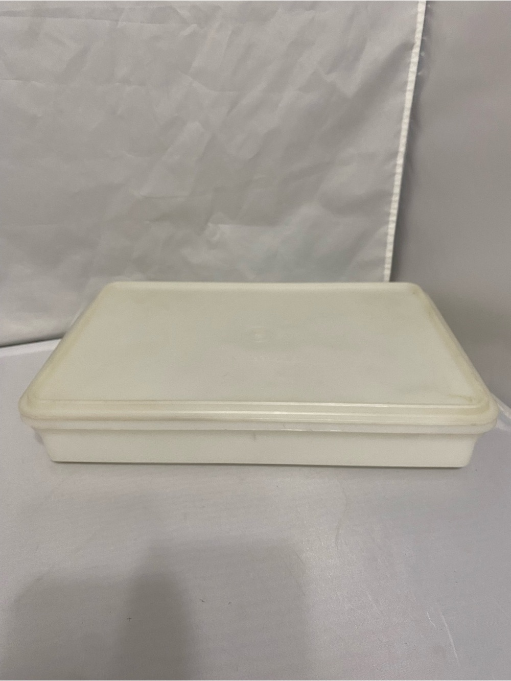 Tupperware White Rectangular Food Storage Container with Lid - Picture 3 of 12